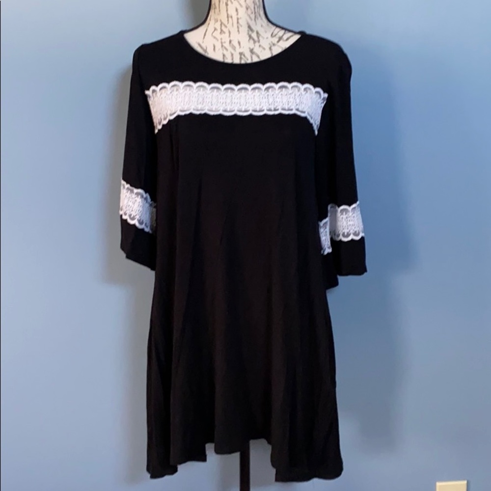 Black Swing Top with pockets